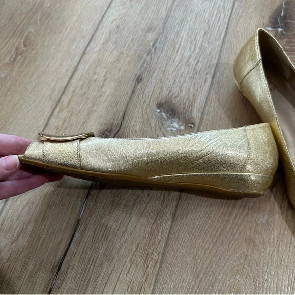 Stuart Weitzman Women's Gold Young Buck Peep Toe Leather Flats Size 7 1/2 GUC - Picture 5 of 12